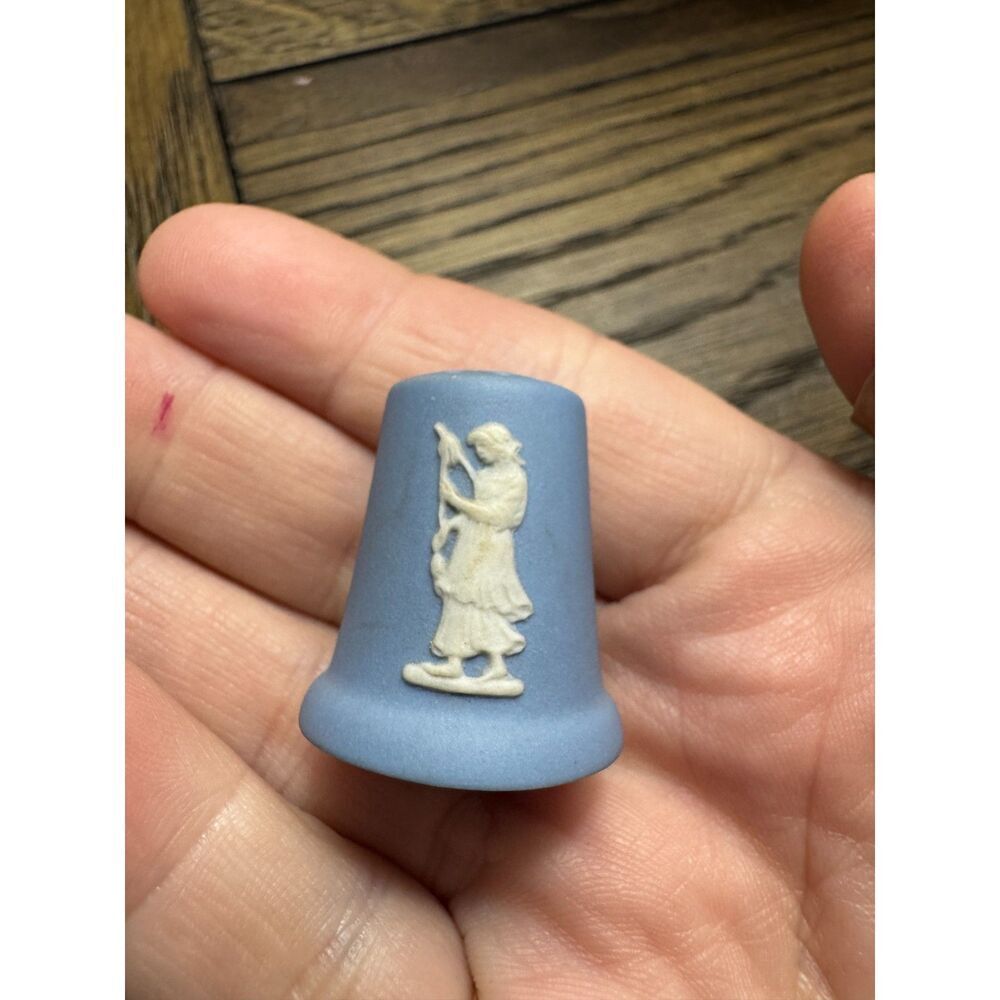 Vintage Wedgwood Jasperware Sewing Thimble The Spinner - Blue without box